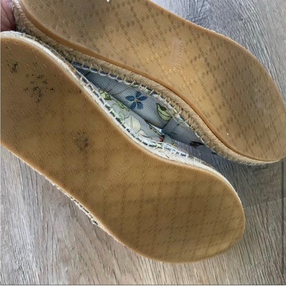 Gucci Floral Espadrilles! 🌷 Host Pick 8/2023 - Picture 4 of 7